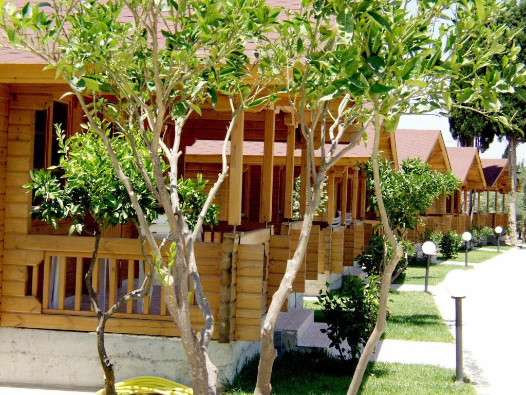 Sandy'S Studios Apartments & Log-Villas Кос Екстериор снимка