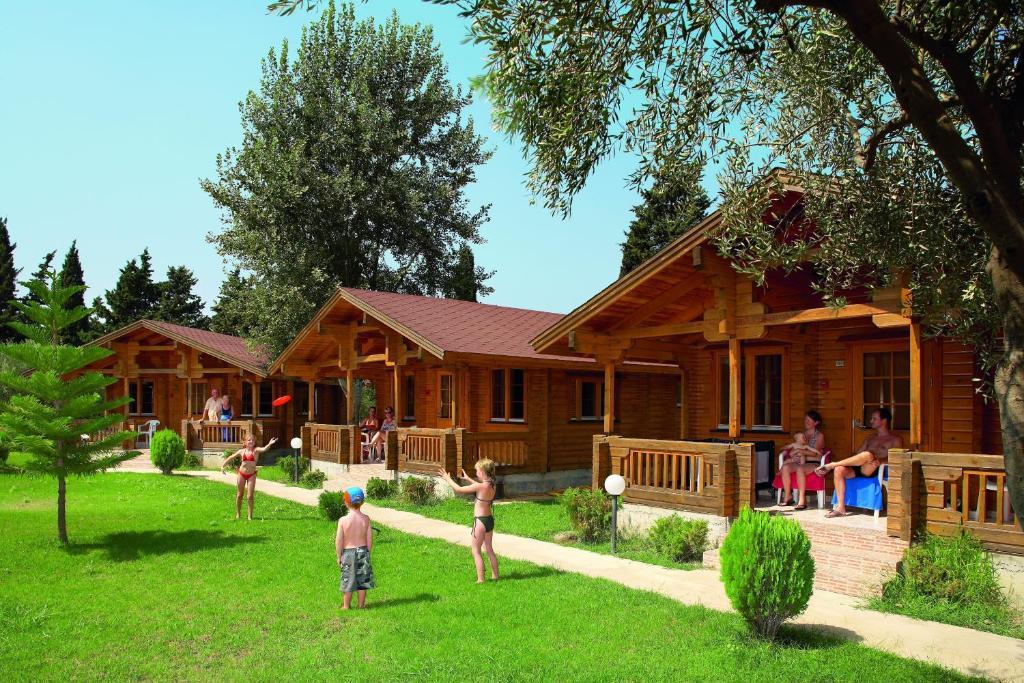 Sandy'S Studios Apartments & Log-Villas Кос Екстериор снимка