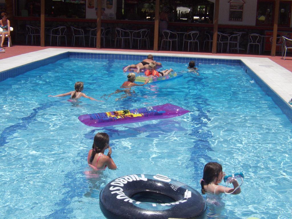 Sandy'S Studios Apartments & Log-Villas Кос Екстериор снимка