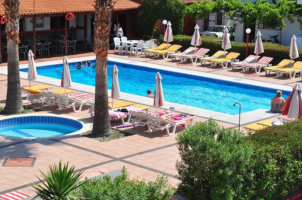 Sandy'S Studios Apartments & Log-Villas Кос Екстериор снимка