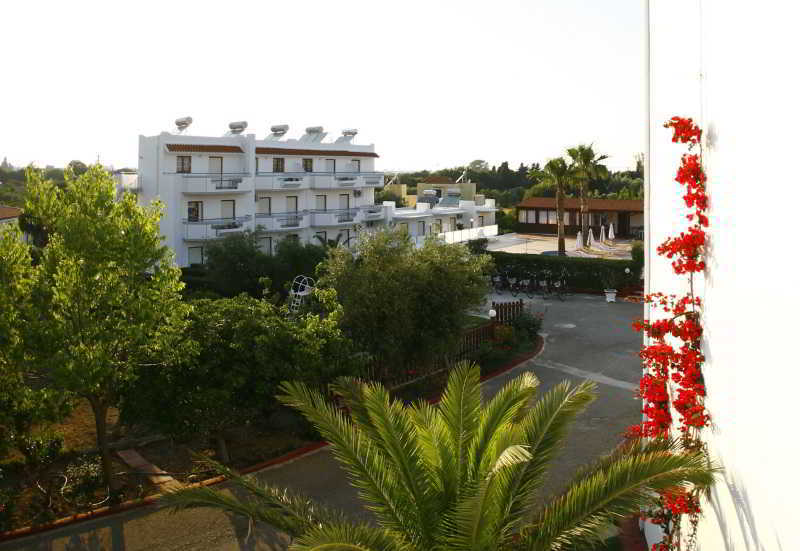 Sandy'S Studios Apartments & Log-Villas Кос Екстериор снимка