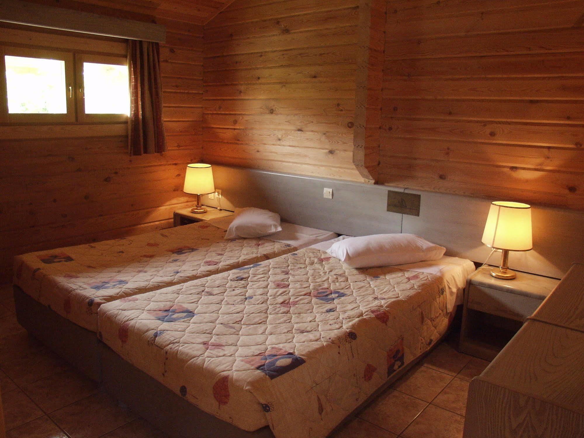 Sandy'S Studios Apartments & Log-Villas Кос Екстериор снимка