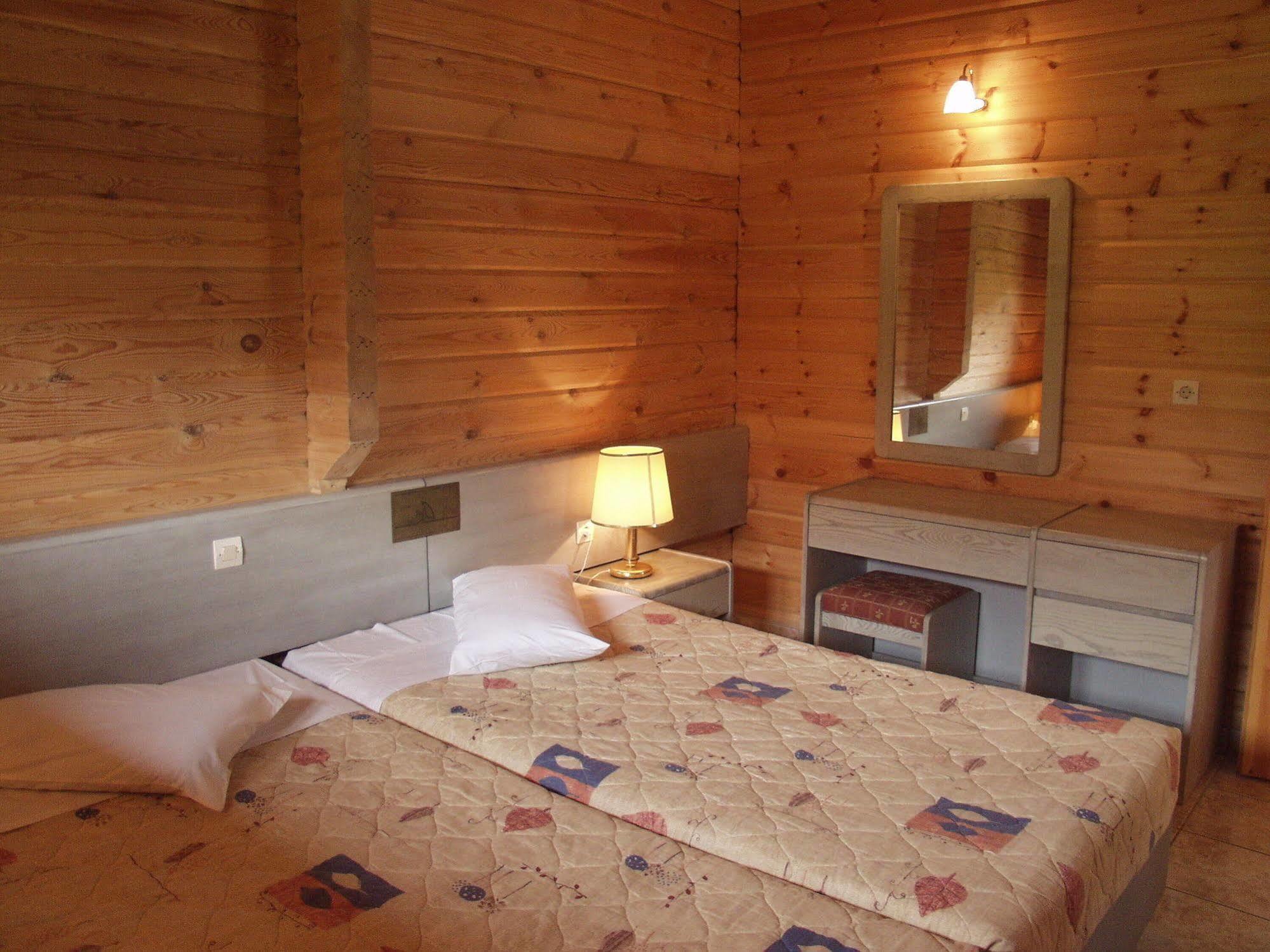 Sandy'S Studios Apartments & Log-Villas Кос Екстериор снимка