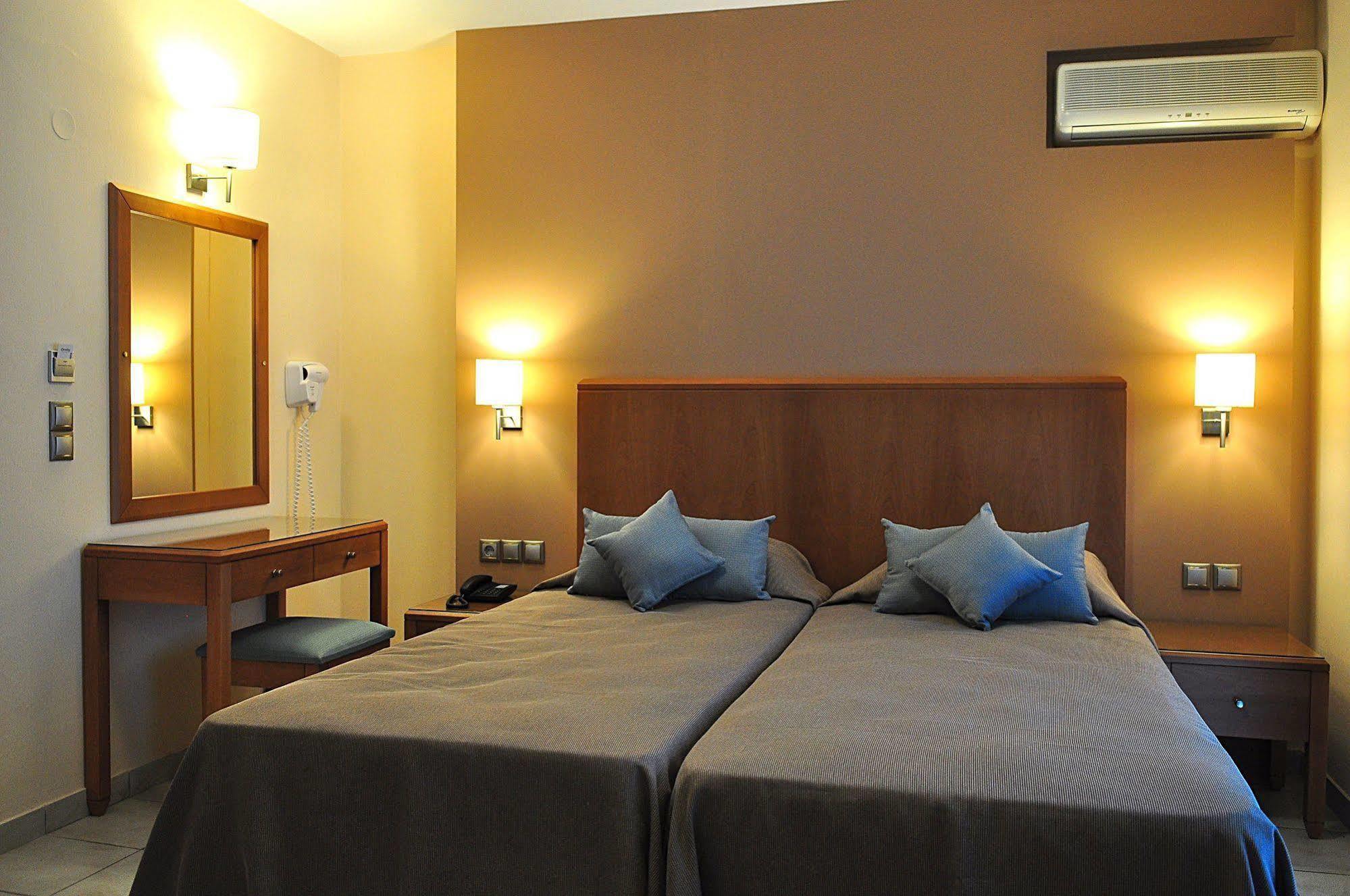 Sandy'S Studios Apartments & Log-Villas Кос Екстериор снимка