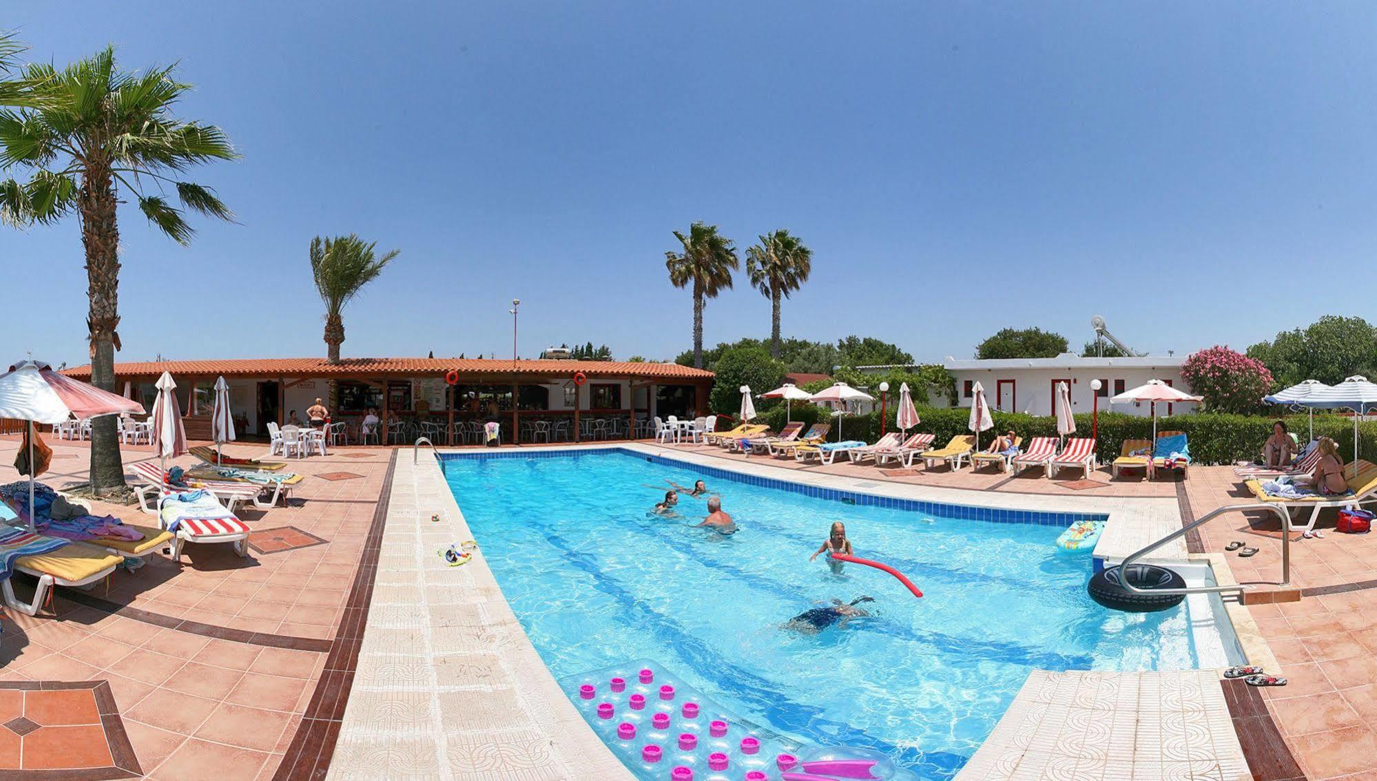 Sandy'S Studios Apartments & Log-Villas Кос Екстериор снимка