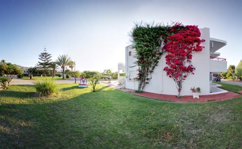 Sandy'S Studios Apartments & Log-Villas Кос Екстериор снимка